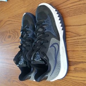 Nike Kyrie low 4 basketball shoes